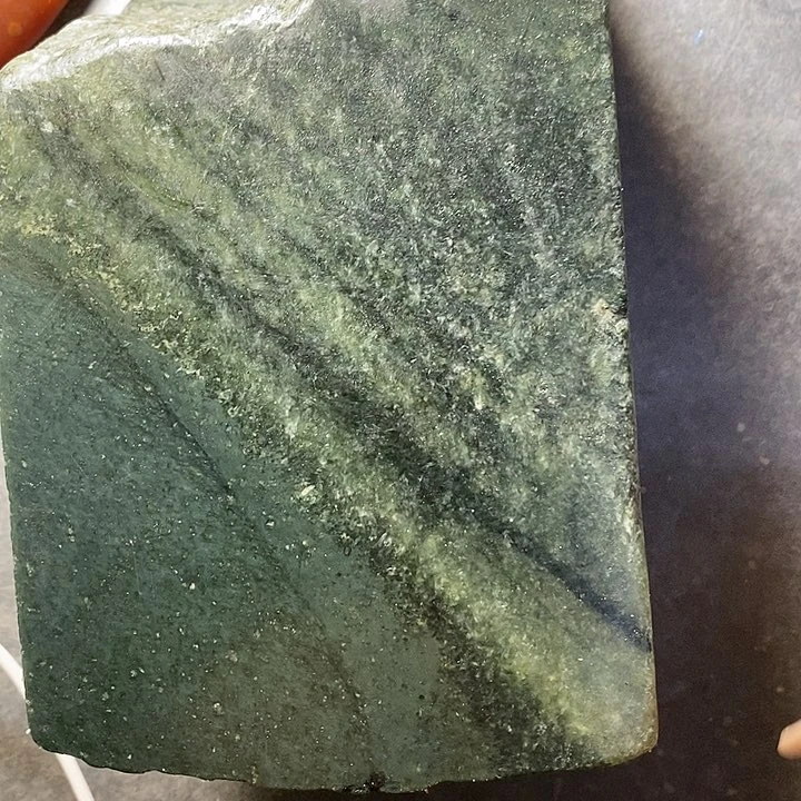 透闪石质玉挂件未镶嵌