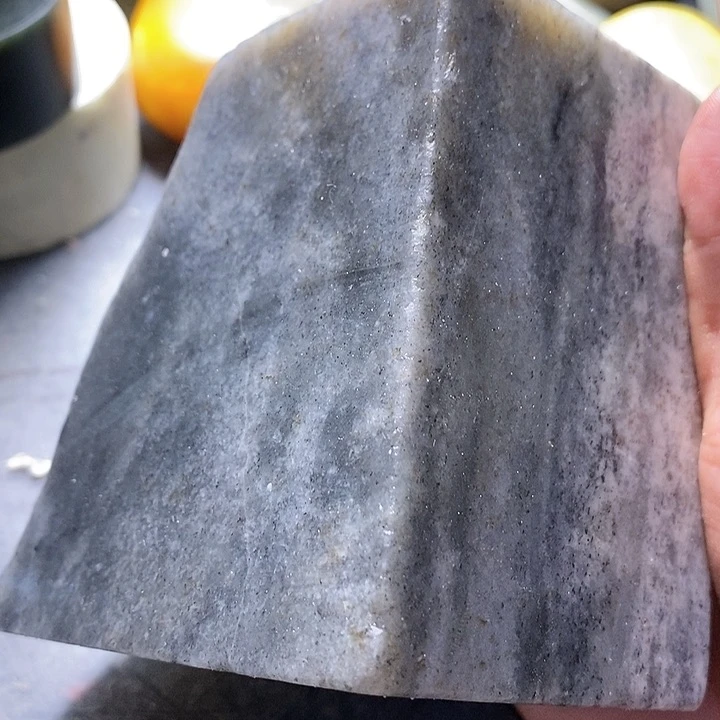 透闪石质玉挂件未镶嵌