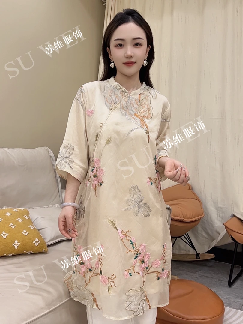 8702时尚休闲重工刺绣连衣裙女