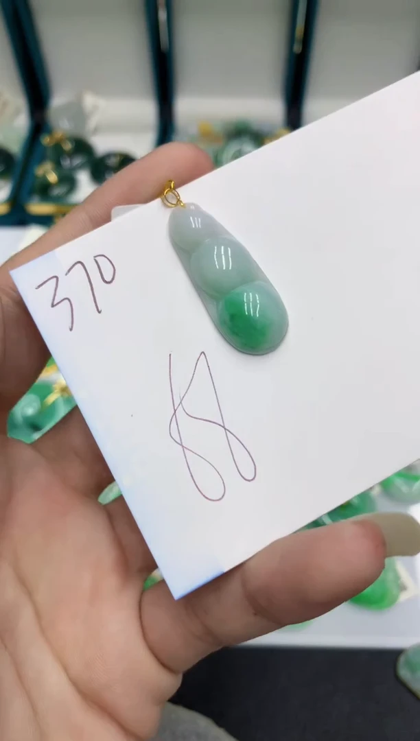 【闪购商品】翡翠颈饰18K金镶嵌翡翠