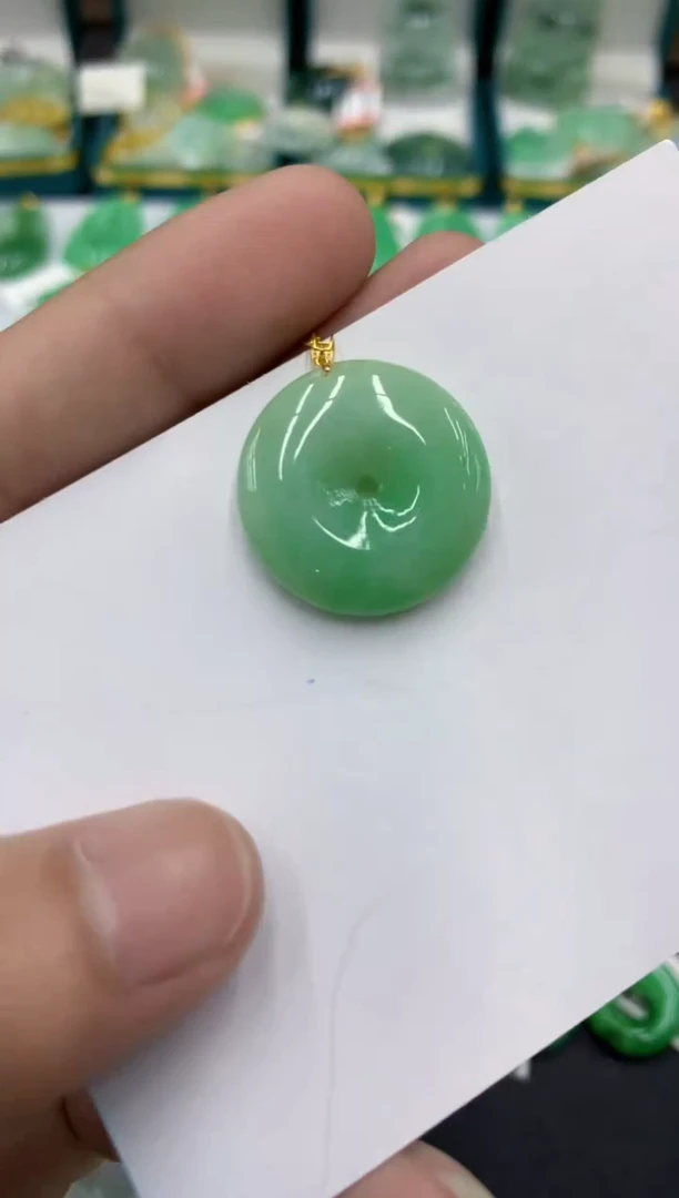 【闪购商品】翡翠颈饰18K金镶嵌71号链接