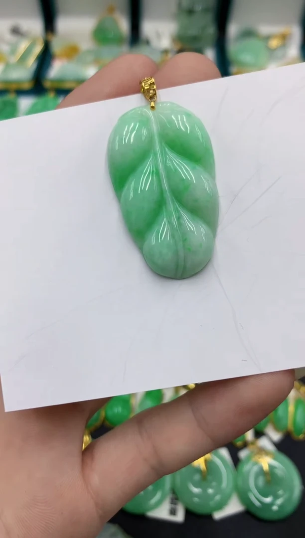 【闪购商品】翡翠颈饰18K金镶嵌53号链接