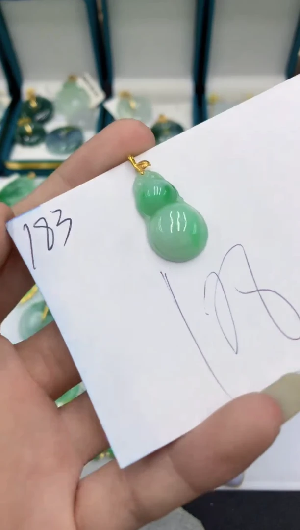 【闪购商品】翡翠颈饰18K金镶嵌翡翠