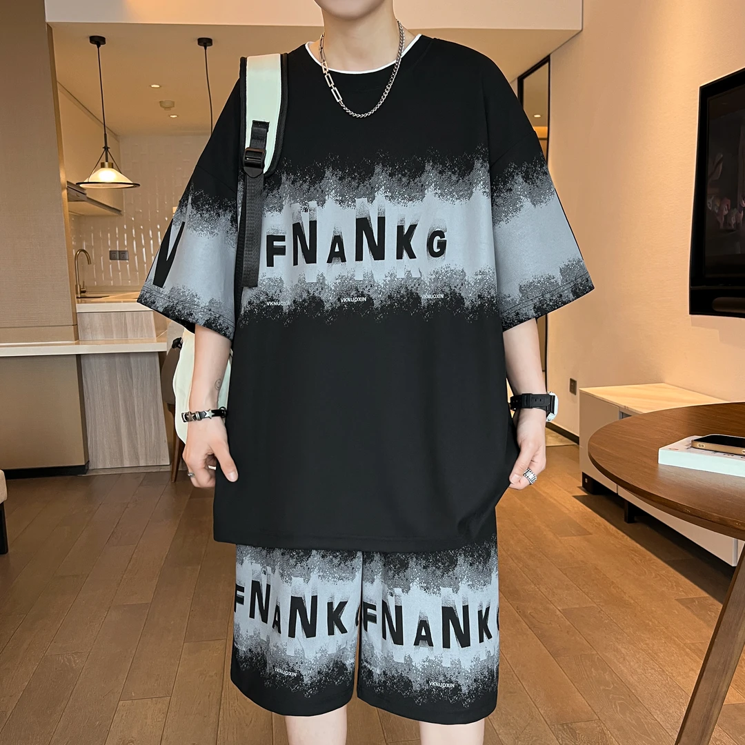 男士短袖t恤潮2024夏季青少年高级感宽松休闲运动套装男生两件套