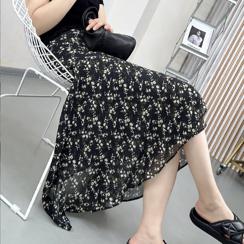 8025  不规则格子长裙高腰黑底小花大摆半身裙女雪纺印花a字裙