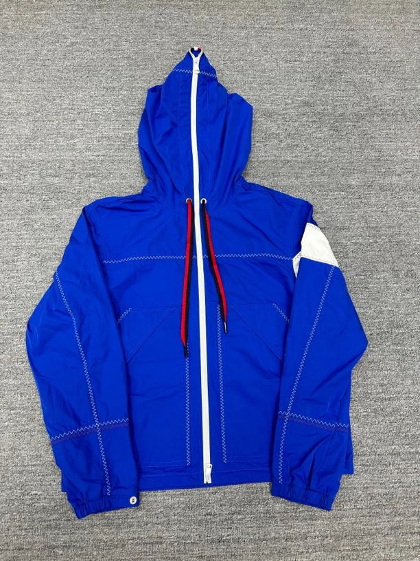 全新未使用 MONCLER 2号 moncler 蓝白拼接冲锋衣 全新带吊