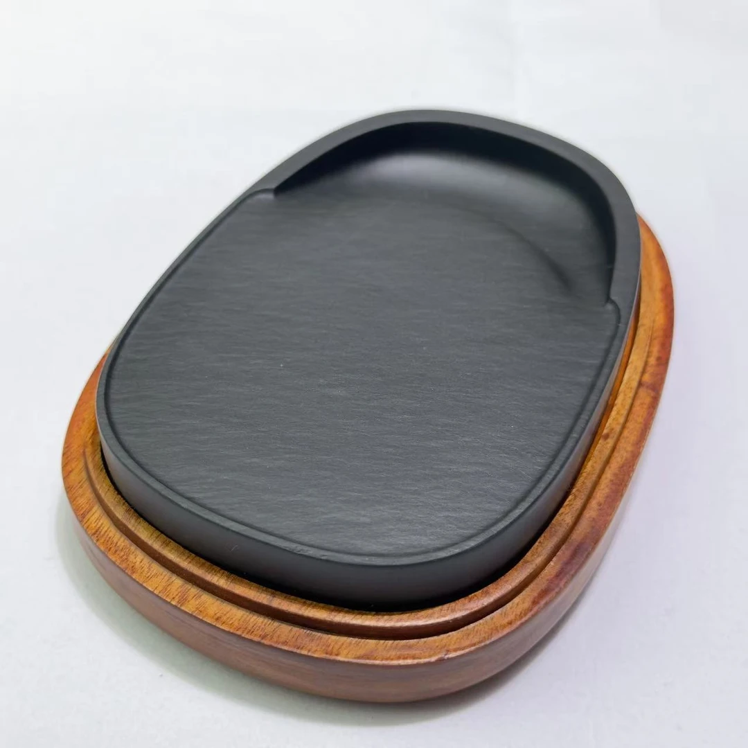 石堂文房水舷坑细螺纹圆首门字砚带香樟木盒子