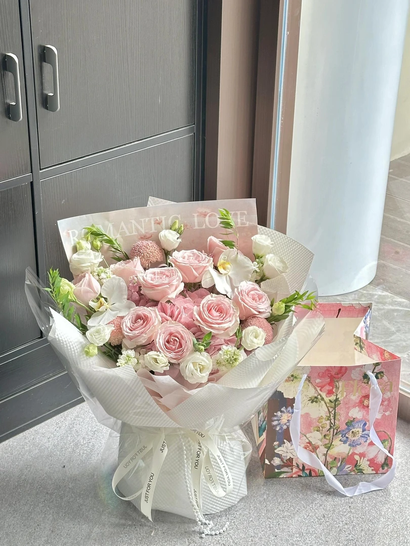 【美丽祝福】粉色绣球混搭花束生日花束同城花店鲜花送花上门