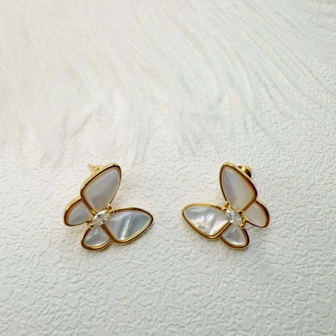 铜合金合成锆石耳饰 夏日蝴蝶轻奢气质简约精致时尚镶嵌耳钉39