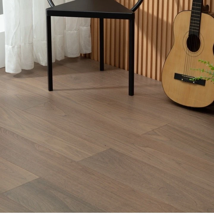 北美黑胡桃纯三层实木地板