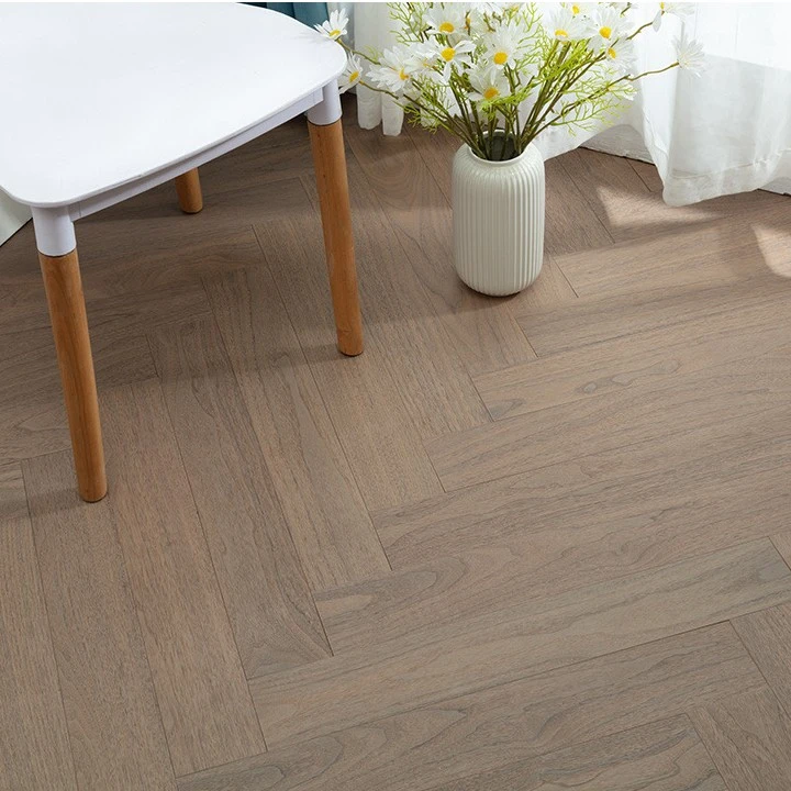 黑胡桃金属漆新三层人字拼地板