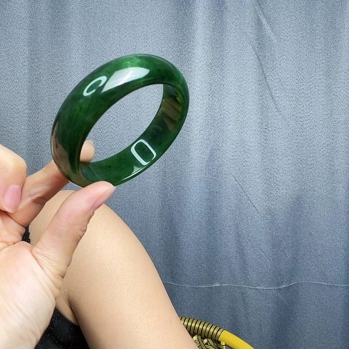 和田玉手镯未镶嵌李*姐