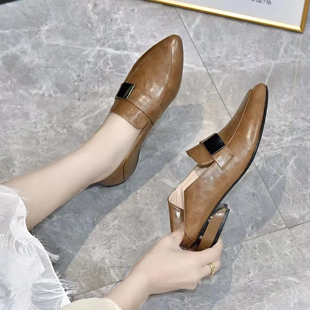 2025春秋时尚百搭粗跟复古尖头女鞋气质软底低跟高跟浅口乐福鞋
