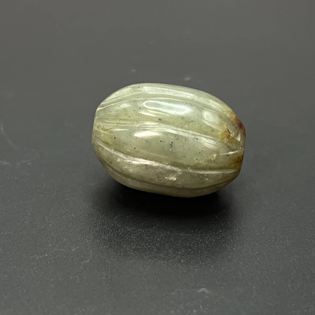 "清晚期和田玉瓜棱珠/ DL469406/ 古玩/收藏/德州文物"