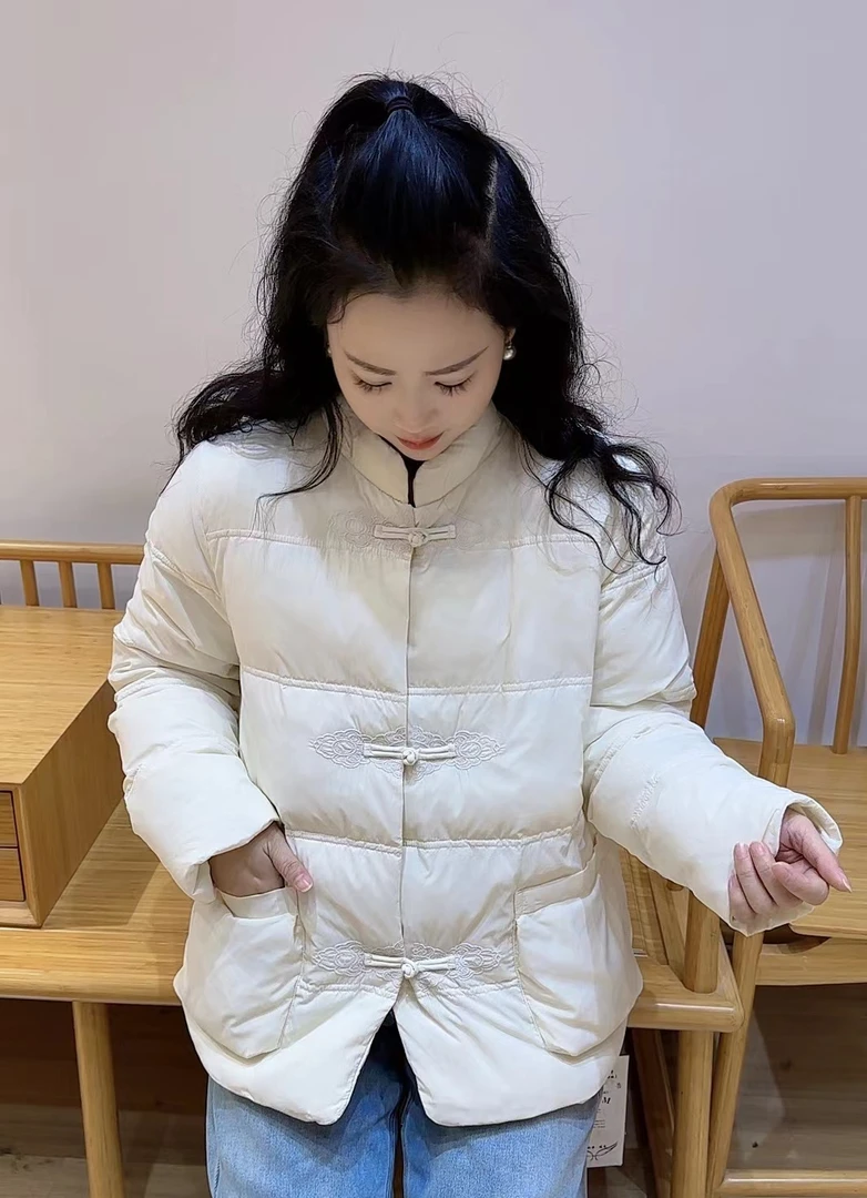 【小芬定制款】1910冬季百搭特色网红女装重工短款刺绣保暖羽绒服