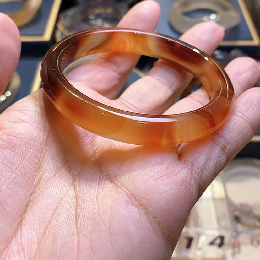 【闪购商品】玛瑙/玉髓手镯合金回****月