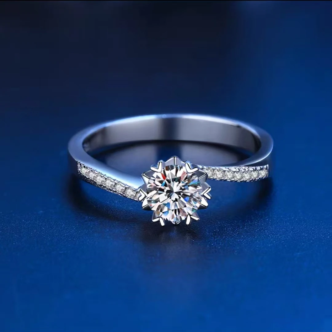 925银莫桑石戒指 【雪花扭臂】钻戒莫桑钻求婚订婚戒指女士款群镶