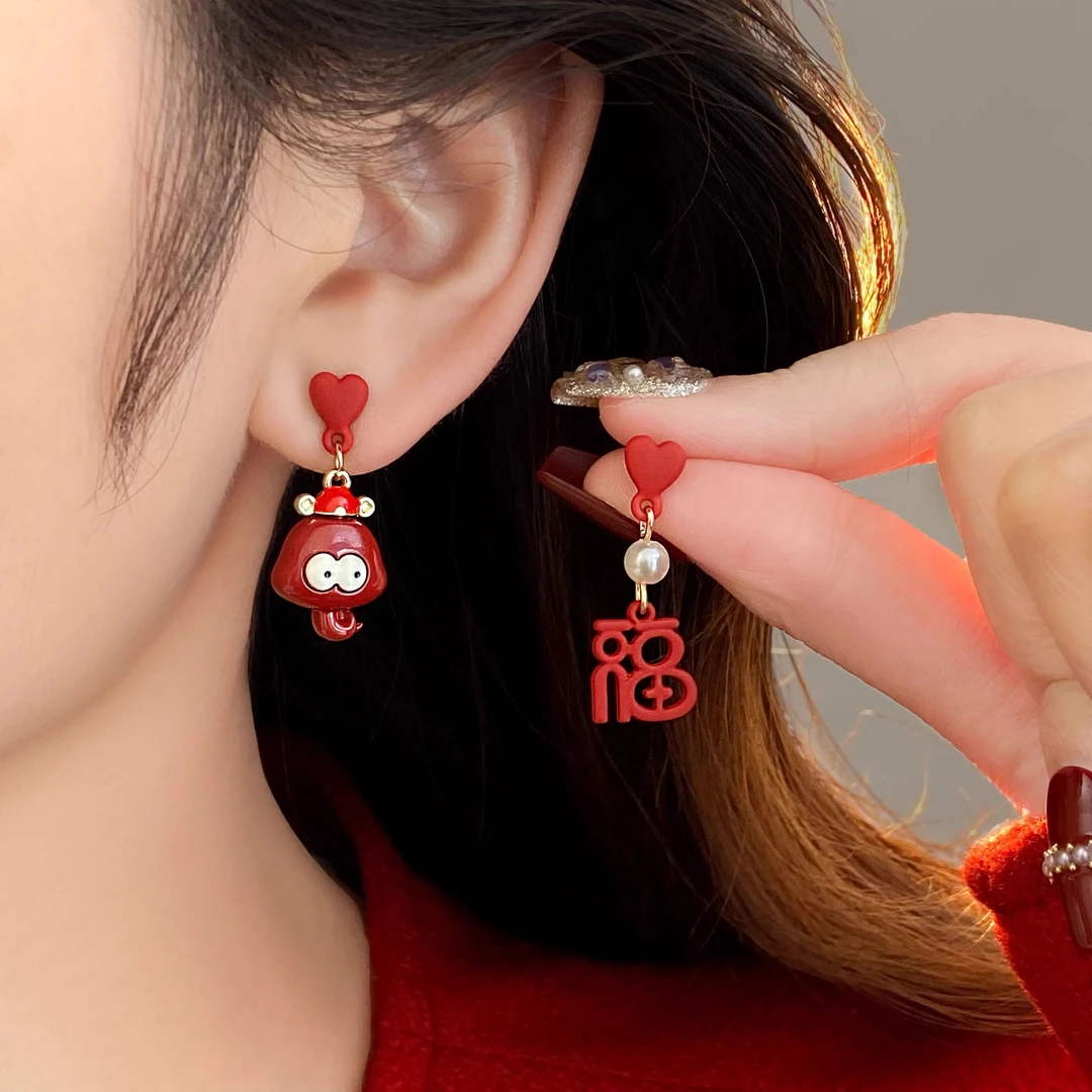 铜合金耳饰 蛇年本命年福气小蛇耳钉女高级感新年红色喜庆耳环潮