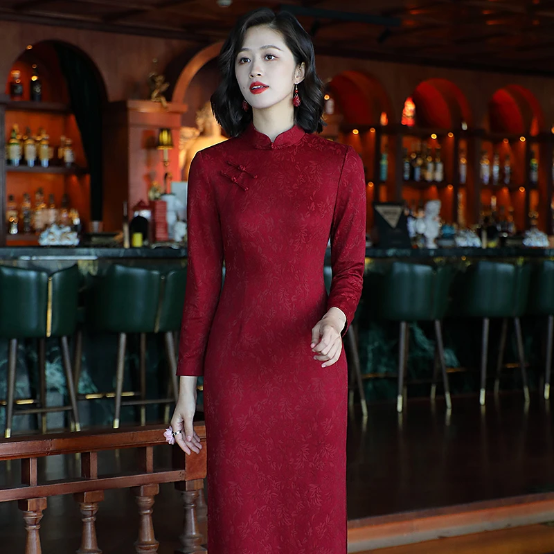 婚礼妈妈旗袍秋冬新款中国风酒红色日常改良针织提花长袖24360