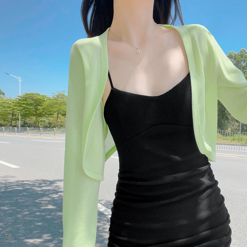 绿色冰丝针织薄款防晒开衫女夏新款吊带裙外搭薄纱披肩透气空调衫
