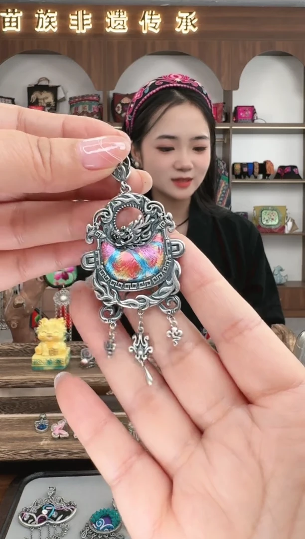 【闪购商品】织绣扶光苗绣传承92