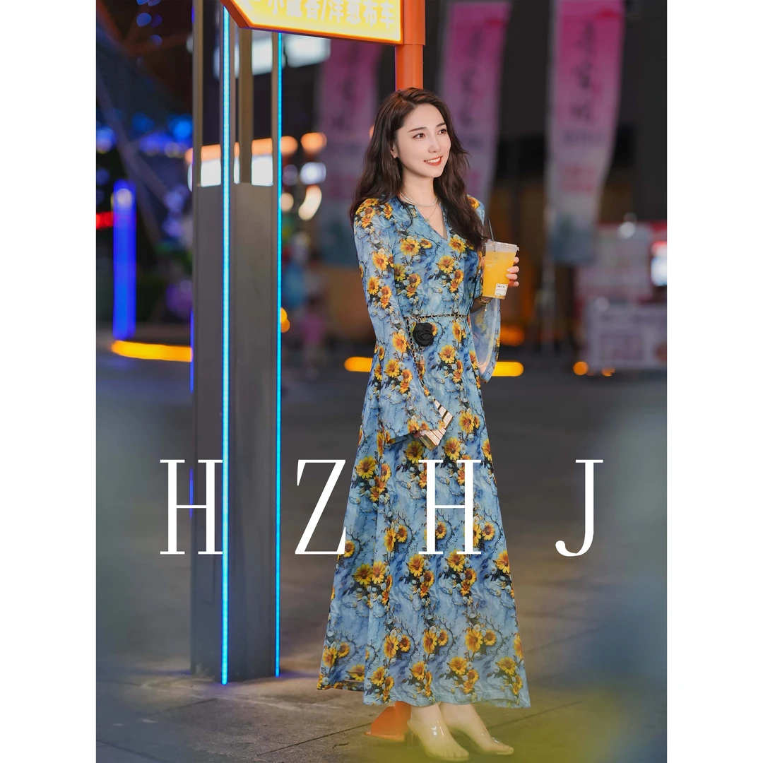 HZHJ原创设计师款  蓝色向日葵 连衣裙法式显瘦高级洋气轻奢592