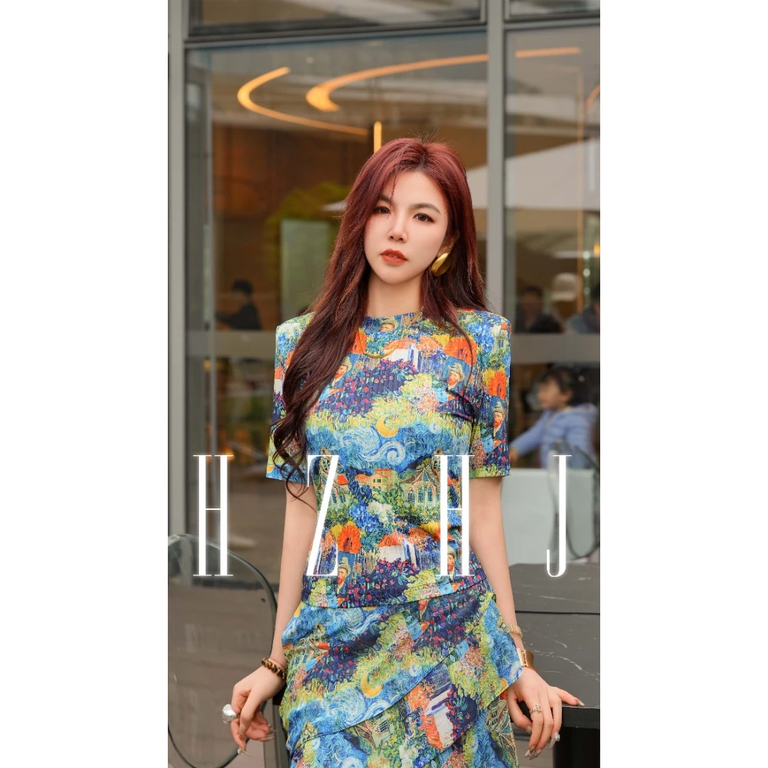HZHJ新款原创设计师款     油画斑斓套装萝卜裙 显白显瘦高端287