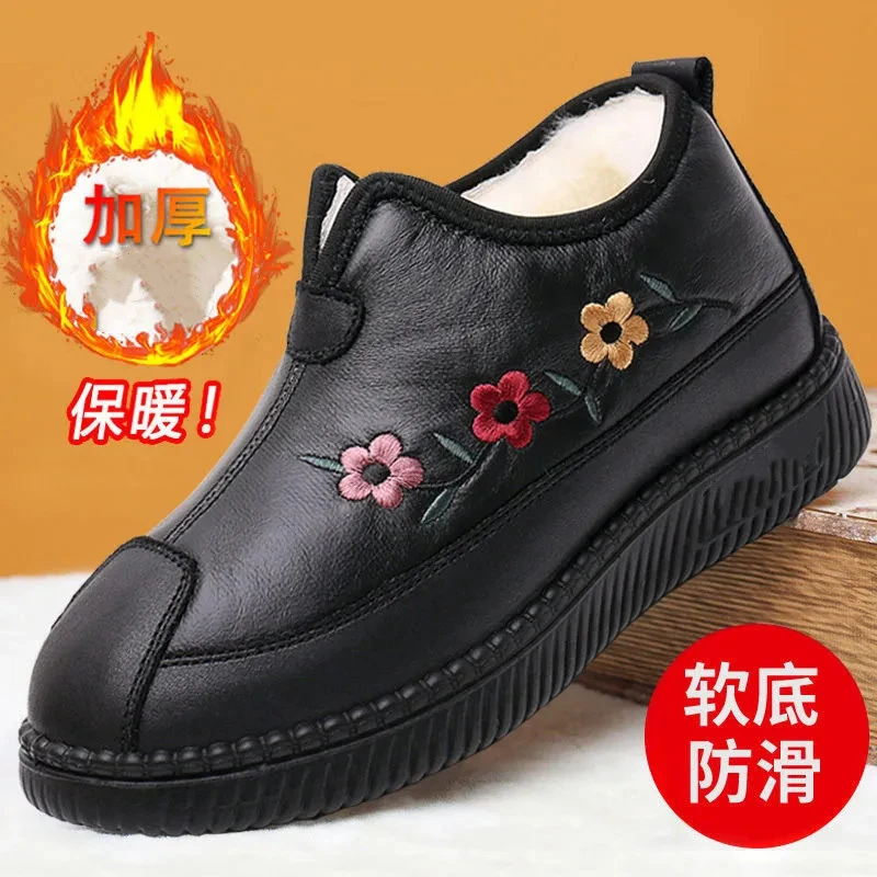 冬季老北京布鞋女老人棉鞋加绒加厚老年妈妈鞋软底防滑保暖奶奶鞋