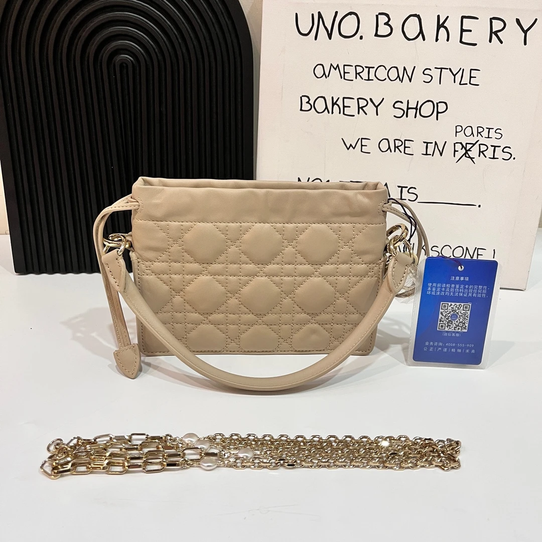 95新 DIOR/迪奥 【蔡包紫】米色抽绳小福袋