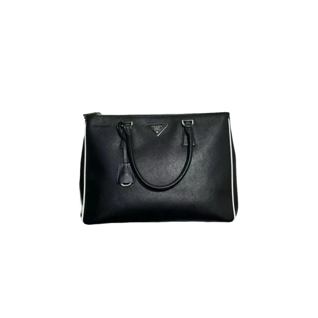 95新 Prada/普拉达 男包奢侈品9 8新黑色真皮简约手提公文包/0460