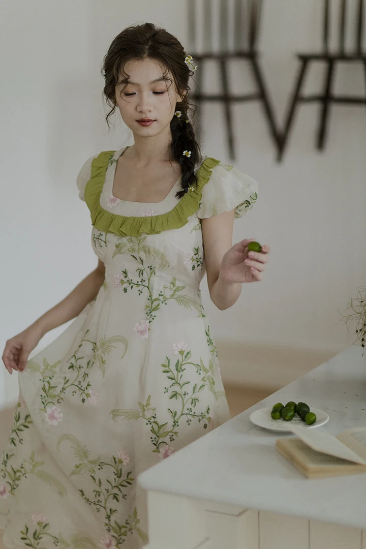 夏季碎花绣花少女显瘦复古法式日常甜美绿色气质连衣裙