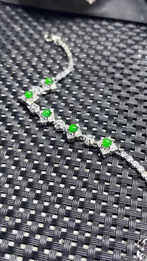 【闪购商品】翡翠手链未镶嵌吊坠-多样性发货拍一发一（其一）