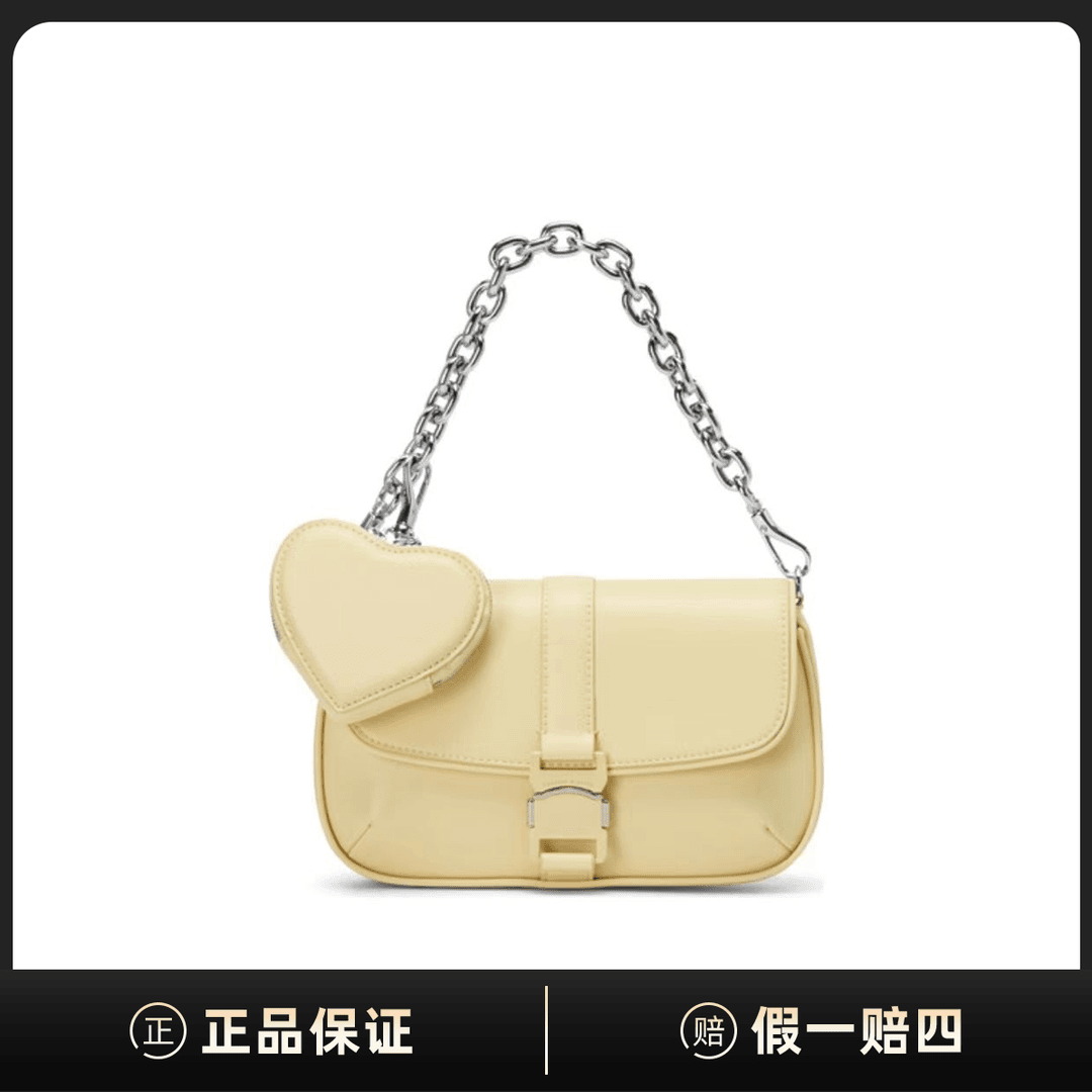 全新未使用 CHARLES & KEITH 链式肩带饰爱心零钱包DF00012