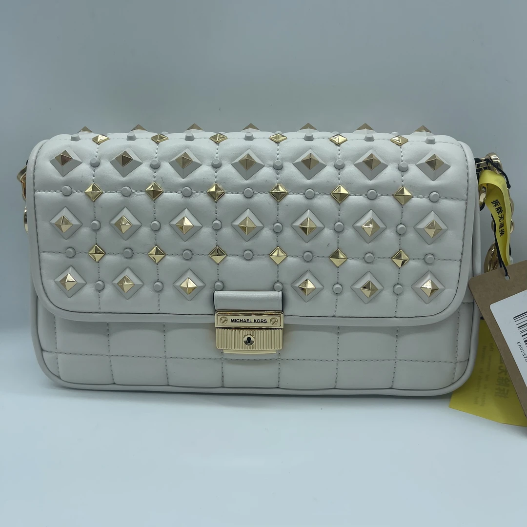 99新 MICHAELKORS/迈克高仕 迈克高仕MK白色铆钉单斜挎包EA02370