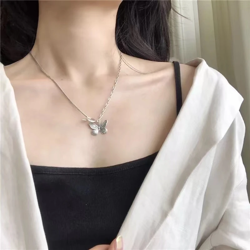 随机赠送精美饰品或美衣一件