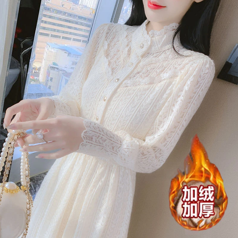 加绒加厚蕾丝打底连衣裙女秋冬季2025新款法式温柔风配大衣的裙子
