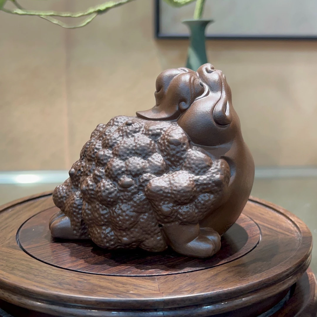 紫砂金蟾坐地生财茶宠玄关博古架茶盘摆件