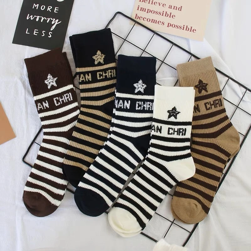 （五双装）复古条纹袜子女韩版爆款中筒洋气百搭黑白秋冬潮袜新款