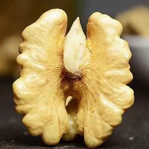 新货新疆185纸皮核桃现剥原味生核桃仁250g