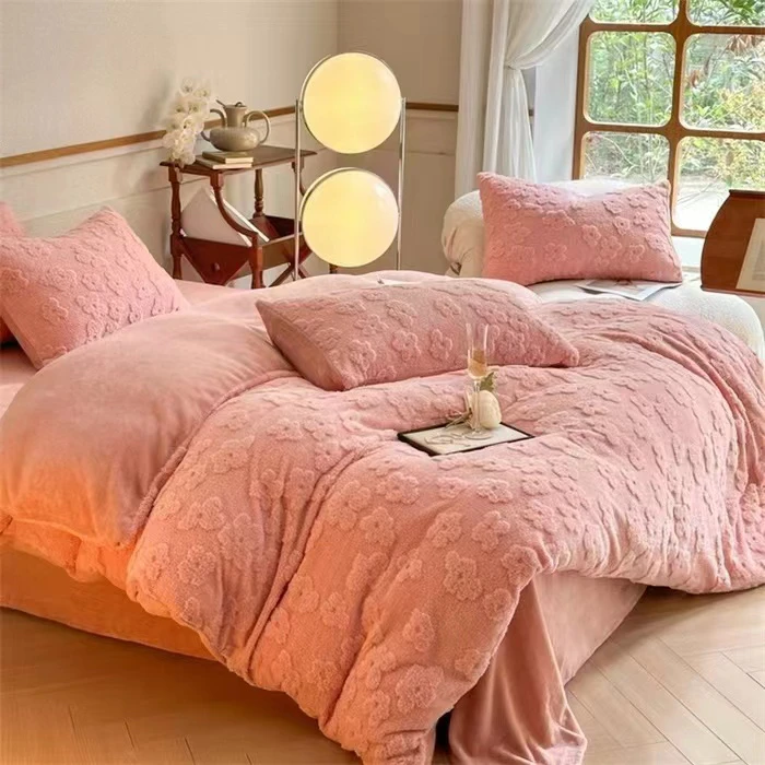 家居雕花牛奶绒加厚四件套