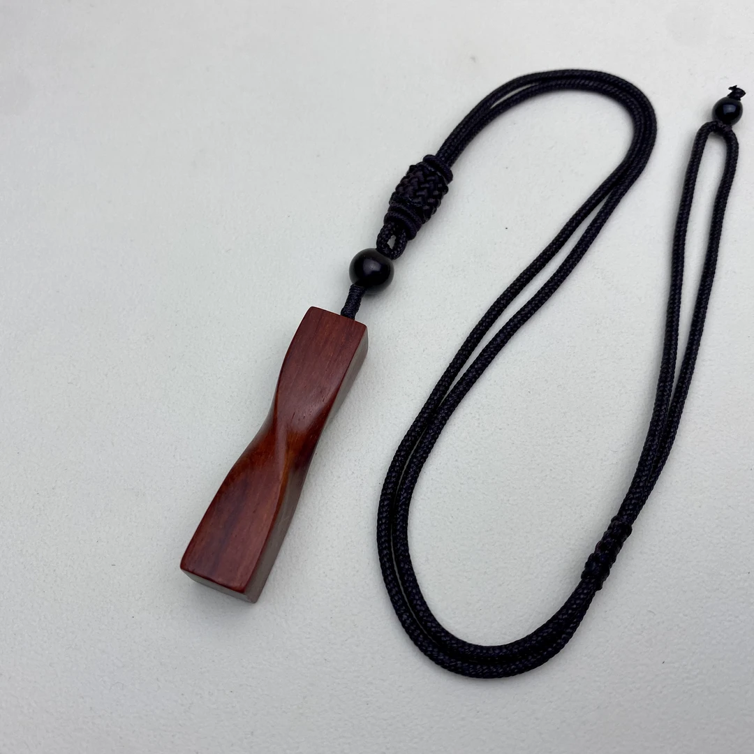 印度小叶紫檀木雕扭转乾坤吊坠传统手工雕刻作品木制工艺品小挂件