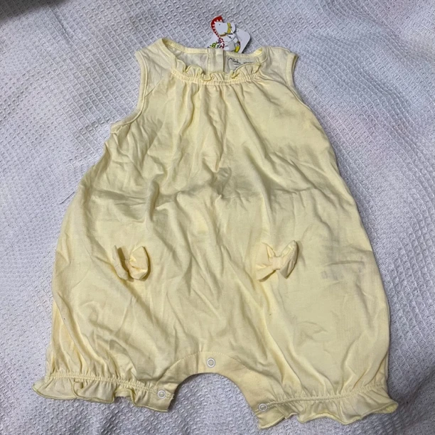 【默认瑕疵】小木马 黄色蝴蝶结无袖连体衣 新生儿无袖闭裆纯棉