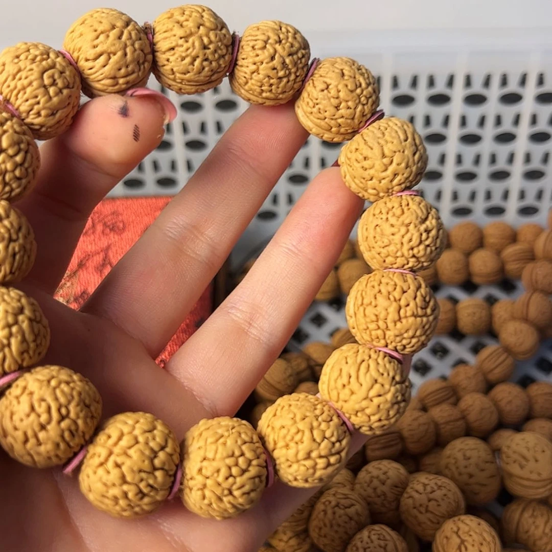 【闪购商品】桃核吊坠王**儿