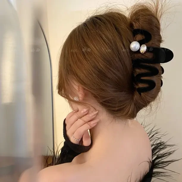 <屿西> 温柔小香 秋冬植绒大号后脑勺抓夹女2023新款高级感头饰