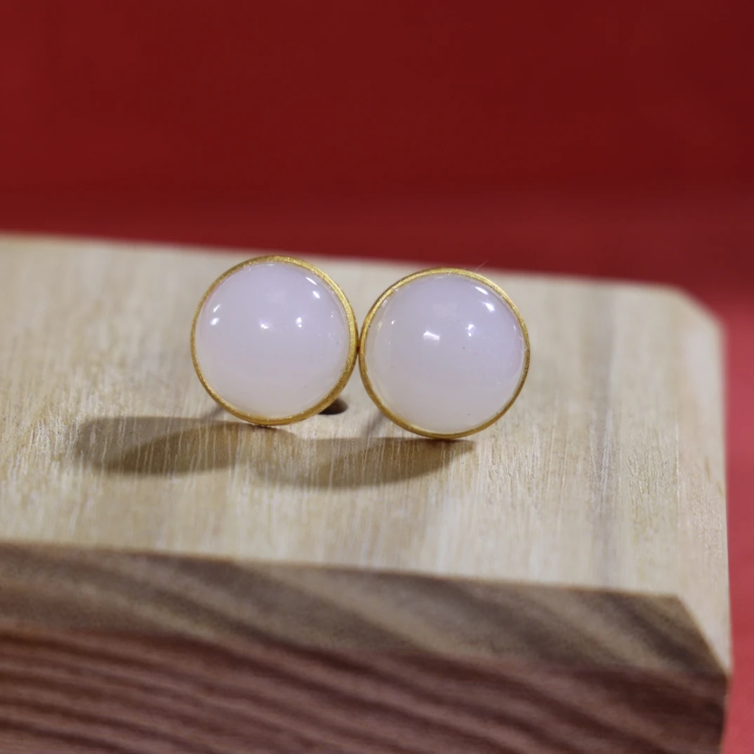 18k金俄料和田白玉圆溜溜卡10精致耳钉