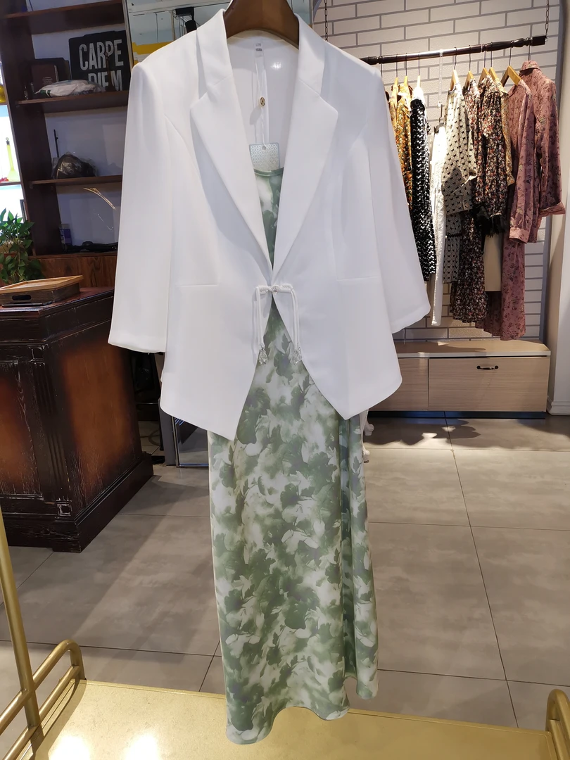 昊宝法莱名品女装