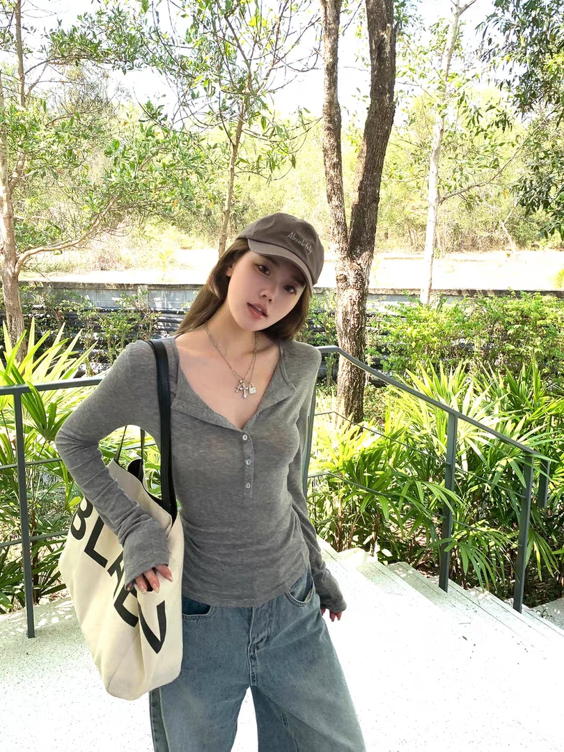 6880慵懒风灰色罩衫半开领宽松长袖T恤女秋季新款显瘦露锁骨上衣