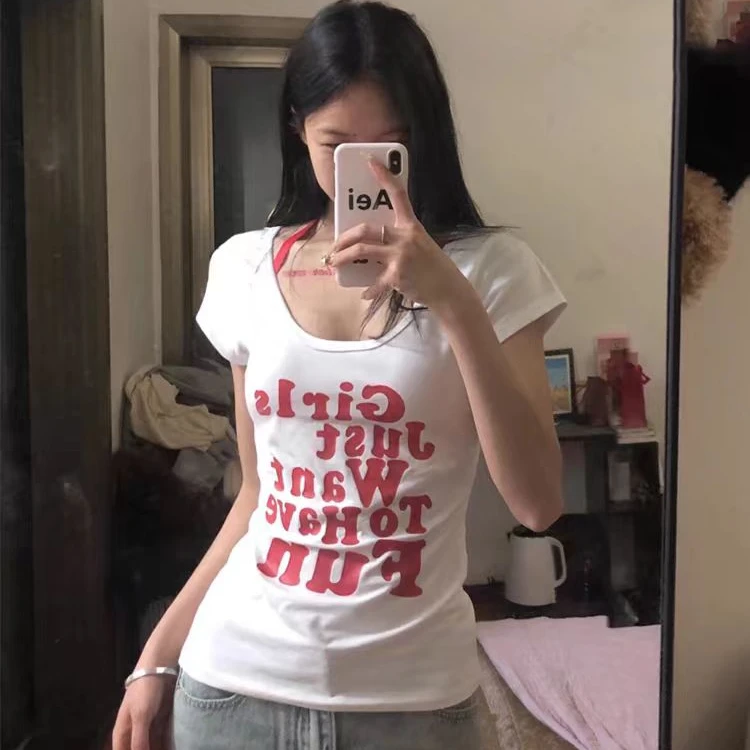 美式白色正肩短袖t恤女夏季u领字母印花修身显瘦甜辣妹短款上衣