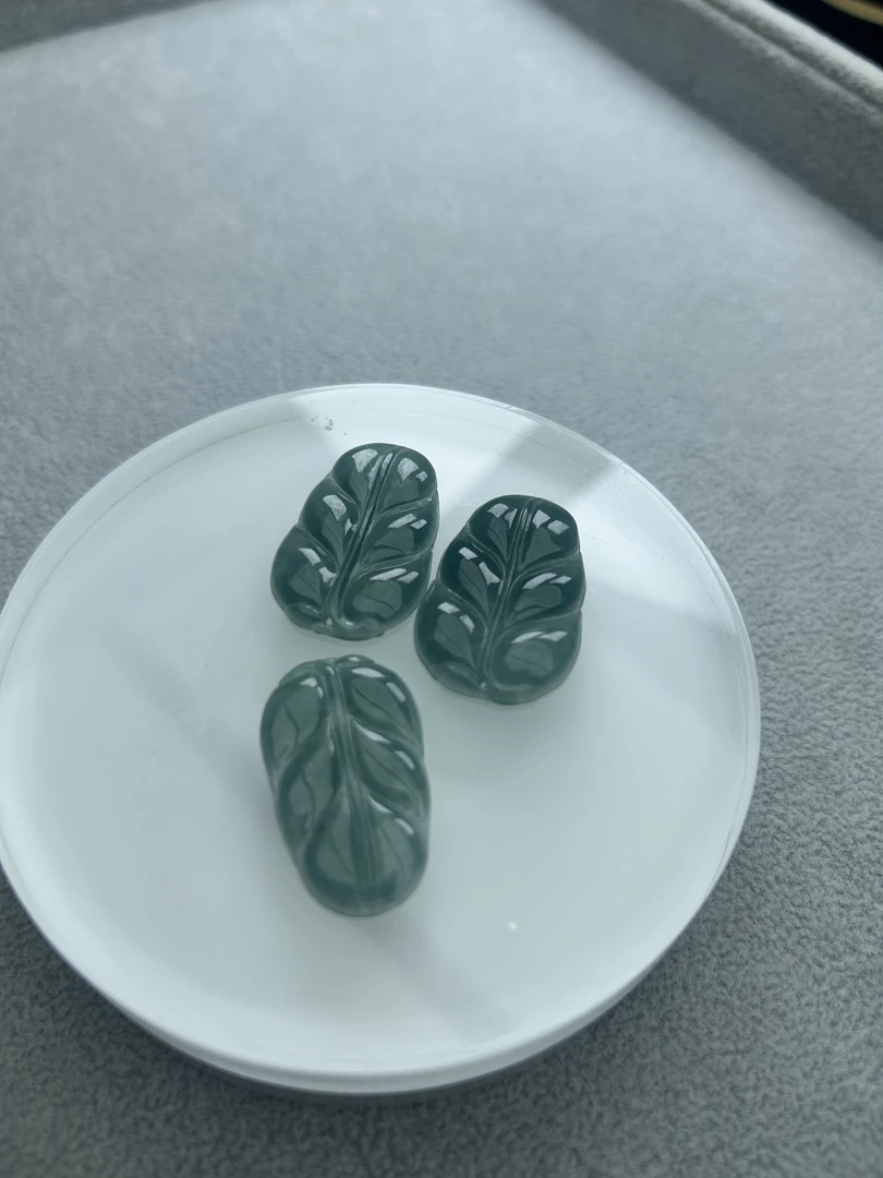 天然翡翠A货冰蓝翡翠叶子 多样性发货 只发一件气质时尚素款