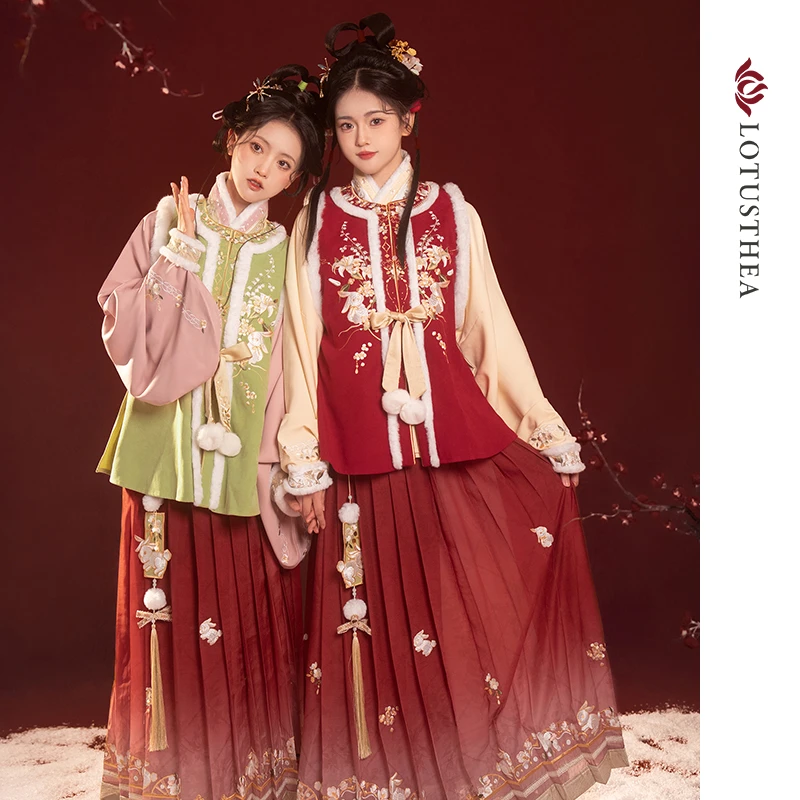 【月兔百合】汉尚华莲原创明制汉服圆领比甲女秋冬过年拜年汉服套装